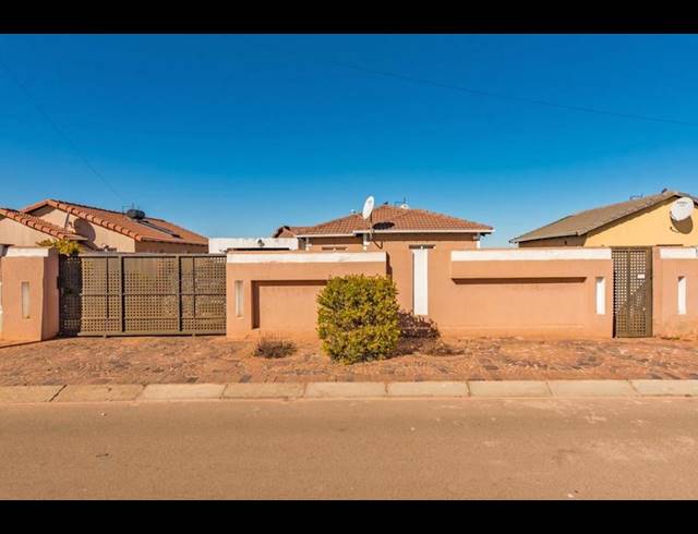 3 BEDROOM HOUSE FOR SALE IN PROTEA GLEN EXT